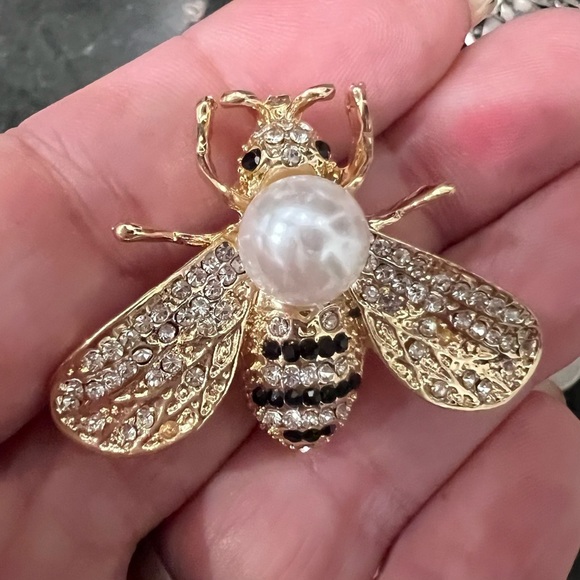 New Luxury designer, gold & black spinel bumblebee Brooch w Rhinestones & Pearls - Picture 6 of 8